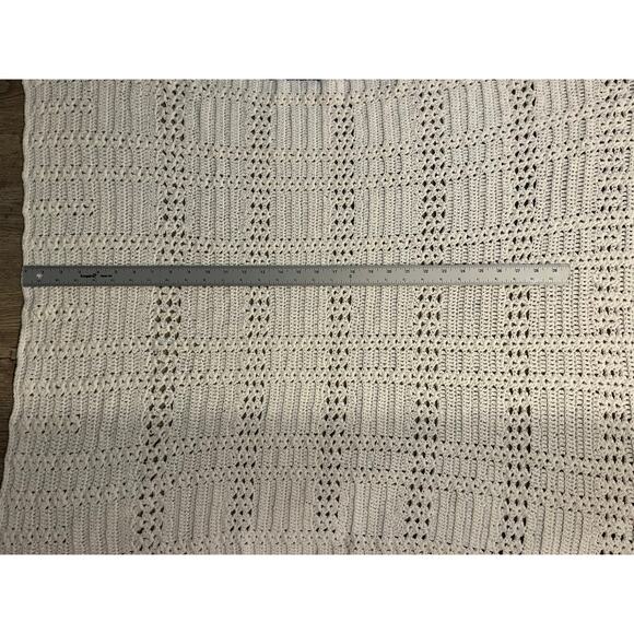 Hand crocheted heirloom blanket creamy white silver flecks Baby shower gift EUC - Picture 7 of 7